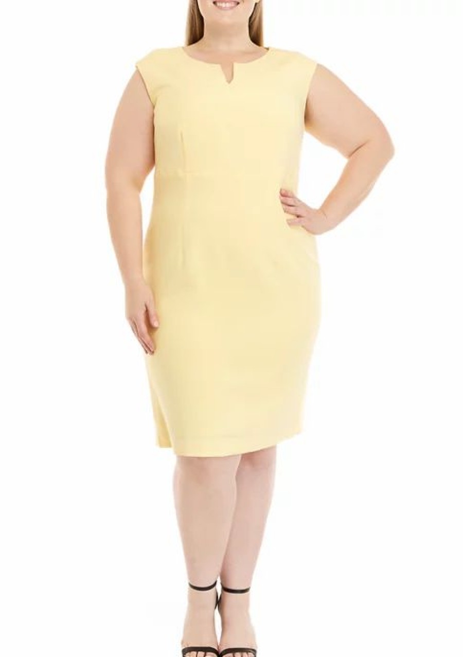 Women * | Wholesale Kasper Plus Size Sleeveless Split Neck Solid Crepe Sheath Dress Pale Yellow